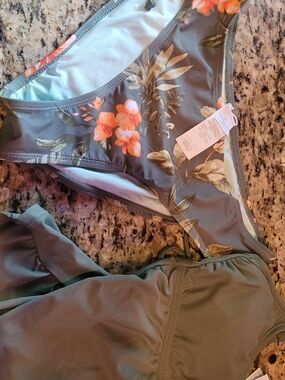 Cupshe Olive Green Floral Triangle Bikini Bottoms with Coral Flowers